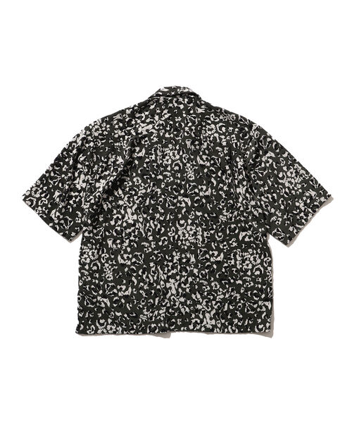 BEAMS（ビームス）の「BEAMS / プリント ルーズ オープン カラーシャツ（シャツ/ブラウス・メンズ・ダークグリーン/ベージュ・SMALL/MEDIUM/LARGE/X-LARGE）」の7枚目の写真