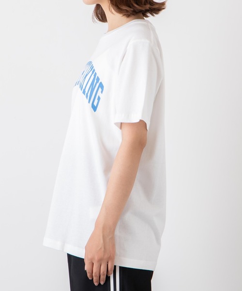 WEGO(ウィゴー)の「WEGO/カレッジロゴプリントTシャツ(Tシャツ/カットソー・レディース・ホワイト/ホワイト系その他/杢グレー/ライトパープル/オートミール/ブルー・SMALL/MEDIUM/LARGE/X-LARGE)」の15枚目の写真