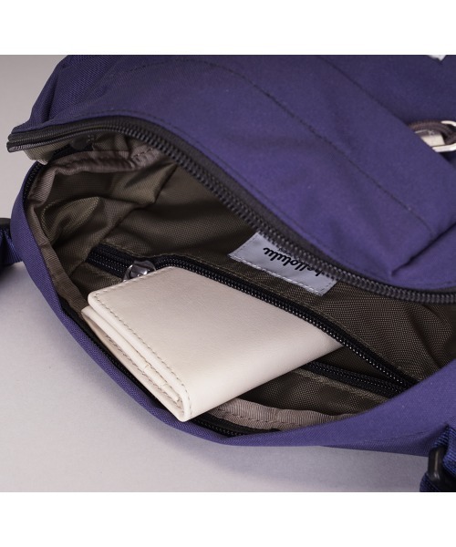 hellolulu（ハロルル）の「hellolulu HOLLIS Mini All Day Bag － 730950（ショルダーバッグ・レディース・ダークブルー/ブラック・ONE）」の7枚目の写真