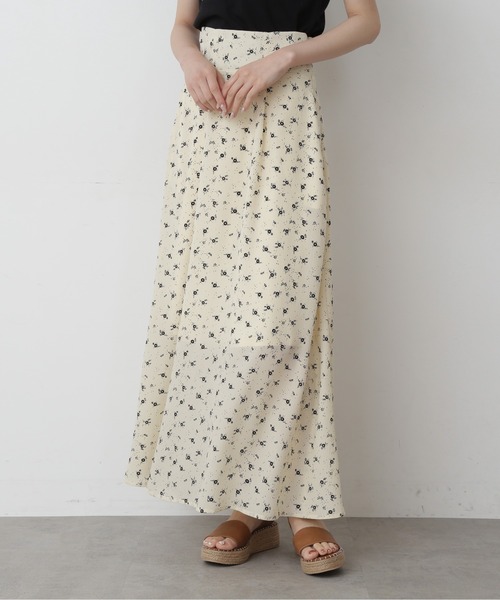FREE'S MART（フリーズマート）の「【Sシリーズ対応】レトロフラワーマキシスカート（スカート・レディース・ブラック系その他/ホワイト系その他/グリーン系その他3・SMALL/MEDIUM）」の2枚目の写真
