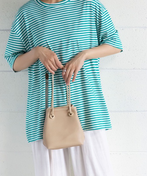 me+em select(ミームセレクト)の「【ポーチ付】スムースレザー巾着ハンドバッグ【数量限定販売】(ハンドバッグ・レディース・ホワイト/ブラック/ベージュ/イエロー/ブルー・FREE)」の12枚目の写真