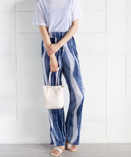 me+em select(ミームセレクト)の「【ポーチ付】スムースレザー巾着ハンドバッグ【数量限定販売】(ハンドバッグ・レディース・ホワイト/ブラック/ベージュ/イエロー/ブルー・FREE)」の8枚目の写真