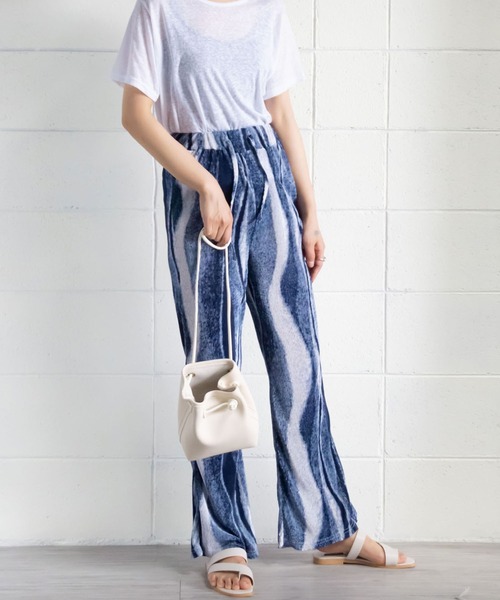 me+em select(ミームセレクト)の「【ポーチ付】スムースレザー巾着ハンドバッグ【数量限定販売】(ハンドバッグ・レディース・ホワイト/ブラック/ベージュ/イエロー/ブルー・FREE)」の10枚目の写真