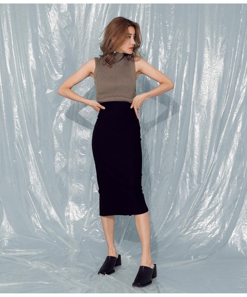 ANAP(アナップ)の「リブプチハイノースリトップス(Tシャツ/カットソー・レディース・ブラック/ブルー/グレイッシュベージュ/オフホワイト・FREE)」の13枚目の写真