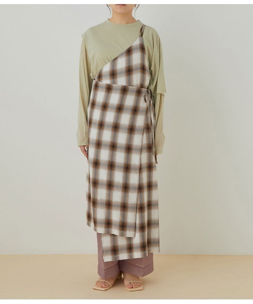 PHEENY（フィーニー）の「【PHEENY】Rayon ombre check apron dress（ワンピース・レディース・ダークブラウン/ブルー・FREE）」の6枚目の写真