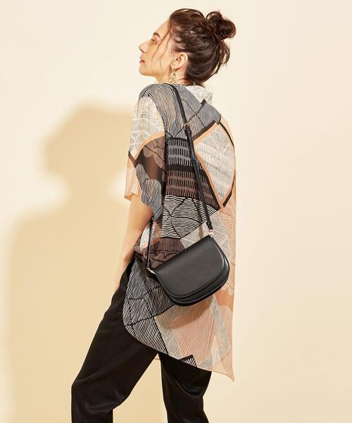 BEAUTY&YOUTH UNITED ARROWS(ビューティーアンドユースユナイテッドアローズ)の「フラップツイストショルダーバッグ -2WAY- ∴(ショルダーバッグ・レディース・ブラック/ライム・FREE)」の5枚目の写真