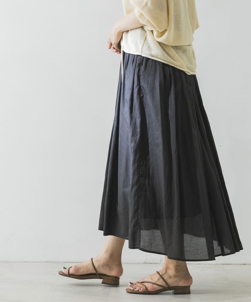 URBAN RESEARCH(アーバンリサーチ)の「ボックスタックエアリーロングスカート(スカート・レディース・オフホワイト/ライトブルー/ブラック/パープル系その他・FREE)」の21枚目の写真