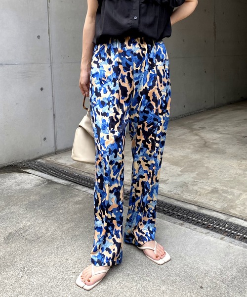 CAPRICIEUX LE'MAGE(カプリシューレマージュ)の「モザイク柄イージーパンツ(その他パンツ・レディース・オレンジ/ブルー・FREE)」の1枚目の写真