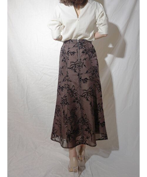 MERCURYDUO（マーキュリーデュオ）の「フロッキープリントフレアスカート（スカート・レディース・ブラウン/アイボリー・SMALL/MEDIUM）」の5枚目の写真