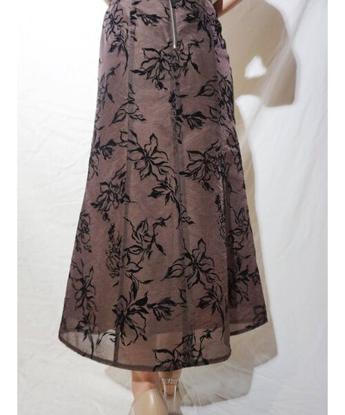 MERCURYDUO（マーキュリーデュオ）の「フロッキープリントフレアスカート（スカート・レディース・ブラウン/アイボリー・SMALL/MEDIUM）」の6枚目の写真