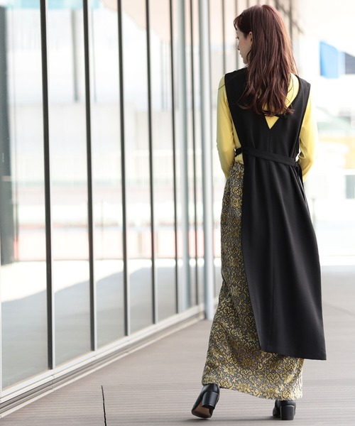 Ray BEAMS（レイビームス）の「Ray BEAMS / サイド オープン ジレ ワンピース（ワンピース・レディース・ブラック/ベージュ・ONE SIZE）」の17枚目の写真