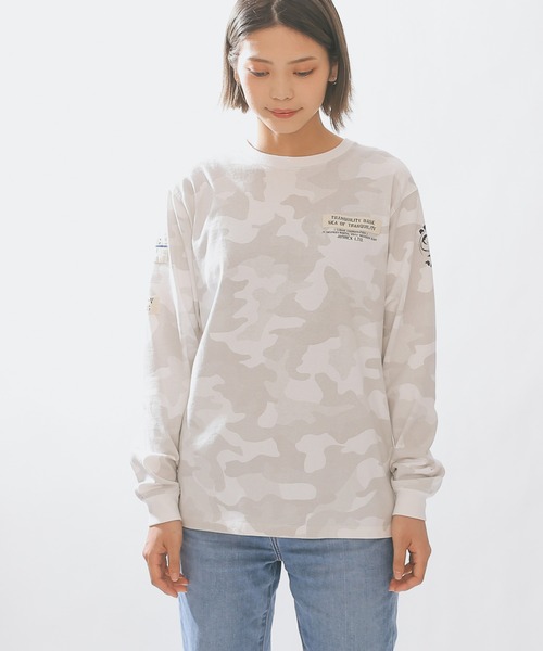 AVIREX(アヴィレックス)の「AVIREX アビレックス 6103530 ムーンランディング パッチ 長袖 クルーネックTシャツ(Tシャツ/カットソー・メンズ・ホワイト/グレー/ブラック・M/L/XL)」の2枚目の写真