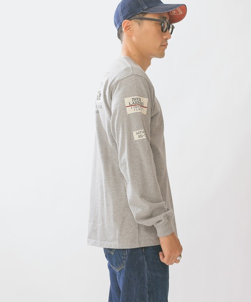 AVIREX(アヴィレックス)の「AVIREX アビレックス 6103530 ムーンランディング パッチ 長袖 クルーネックTシャツ(Tシャツ/カットソー・メンズ・ホワイト/グレー/ブラック・M/L/XL)」の5枚目の写真