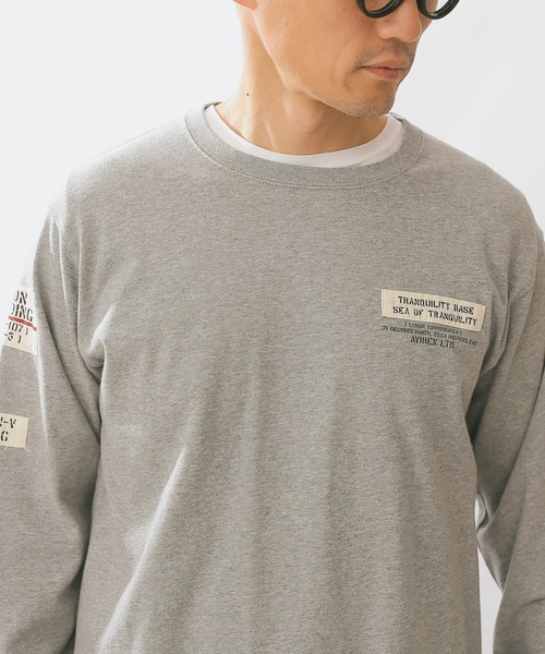 AVIREX(アヴィレックス)の「AVIREX アビレックス 6103530 ムーンランディング パッチ 長袖 クルーネックTシャツ(Tシャツ/カットソー・メンズ・ホワイト/グレー/ブラック・M/L/XL)」の4枚目の写真