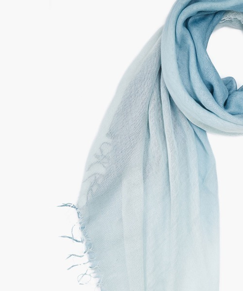 CHAN LUU（チャンルー）の「グラデーションカラー カシミヤシルクストール BRH-SC-254（ストール/ショール・レディース・グリーン/ブルー・フリー）」の5枚目の写真