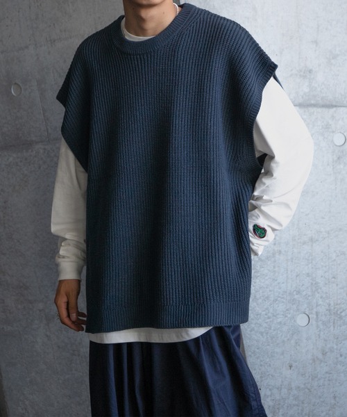 kutir（クティール）の「サイドスリットニットベスト（ベスト・メンズ・オフホワイト/ダークブルー/チャコールグレー・MEDIUM/LARGE）」の3枚目の写真