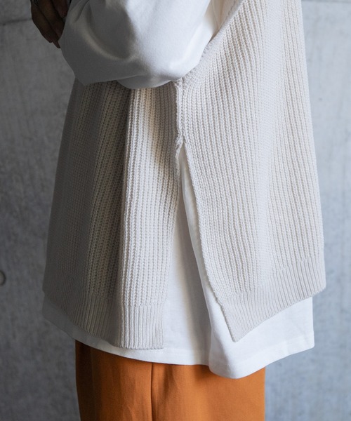 kutir（クティール）の「サイドスリットニットベスト（ベスト・メンズ・オフホワイト/ダークブルー/チャコールグレー・MEDIUM/LARGE）」の8枚目の写真