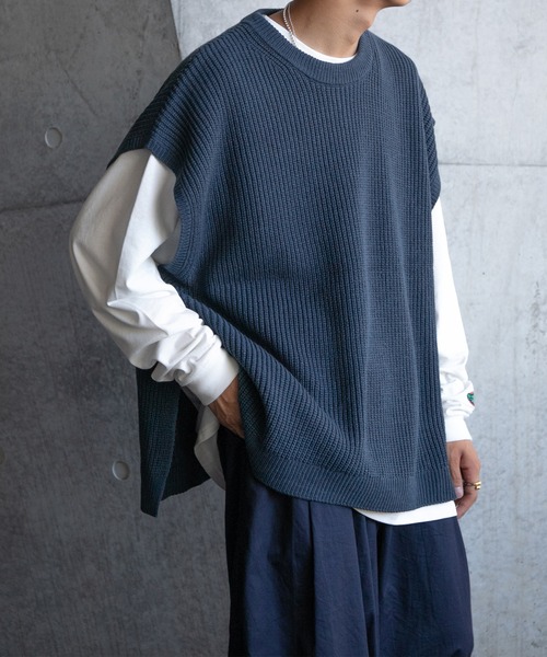 kutir（クティール）の「サイドスリットニットベスト（ベスト・メンズ・オフホワイト/ダークブルー/チャコールグレー・MEDIUM/LARGE）」の17枚目の写真