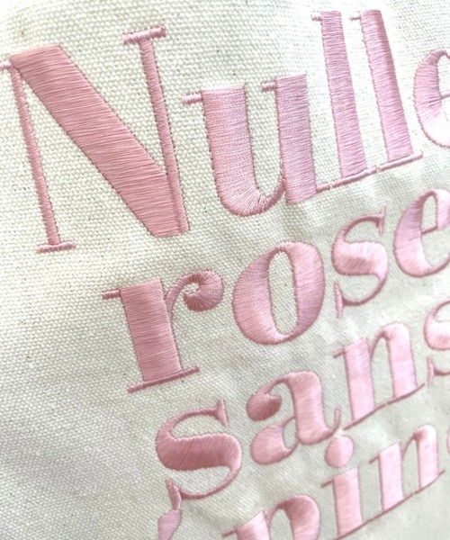 epine（エピヌ）の「Nulle rose sans epine embroidery tote bag