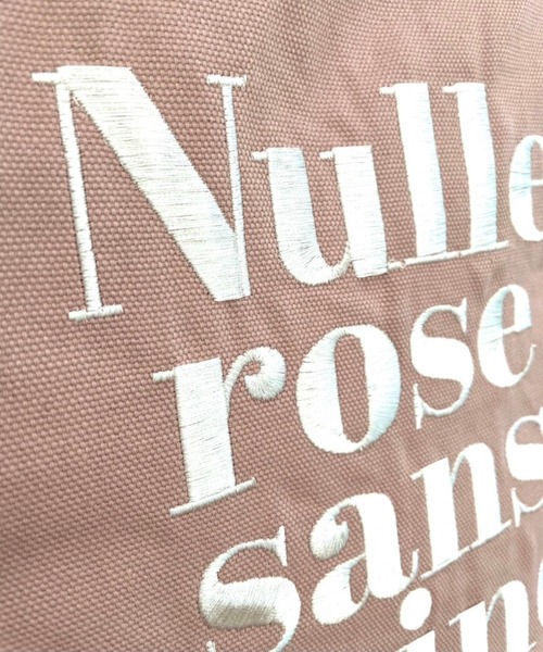 epine（エピヌ）の「Nulle rose sans epine embroidery tote bag