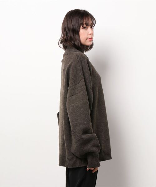 Bling Leads（ブリングリーズ）の「5ゲージ　オーバーサイズハイネックニット（ニット/セーター・レディース・ブラック/ベージュ/グリーン/ブラウン・LARGE/MEDIUM/X-LARGE/SMALL）」の5枚目の写真