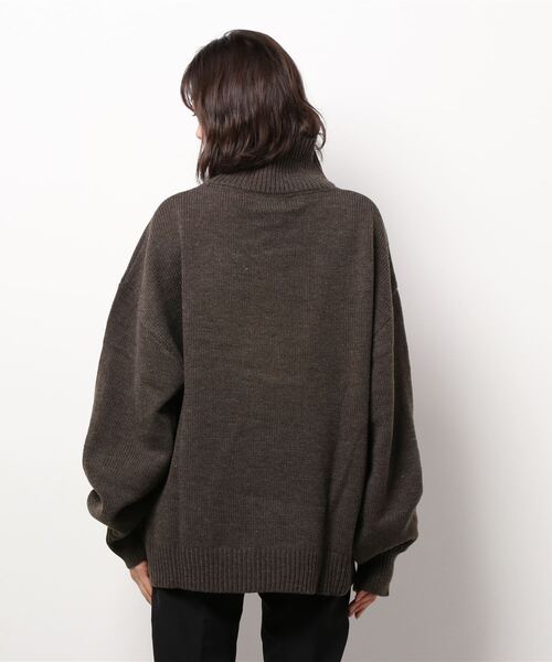 Bling Leads（ブリングリーズ）の「5ゲージ　オーバーサイズハイネックニット（ニット/セーター・レディース・ブラック/ベージュ/グリーン/ブラウン・LARGE/MEDIUM/X-LARGE/SMALL）」の6枚目の写真