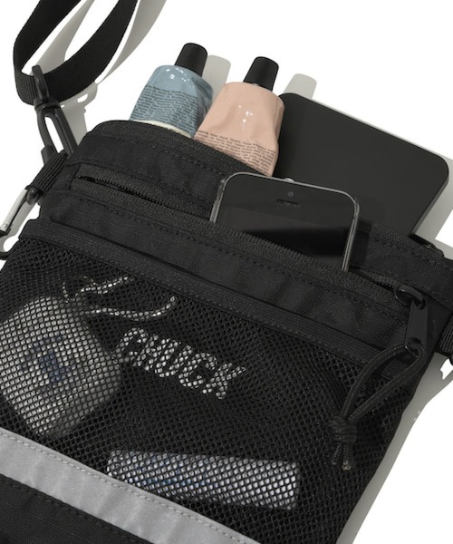 CHUCK(チャック)の「CHUCK/ミニSacoche Bag 2238928(ショルダーバッグ・レディース・ブラック・FREE)」の10枚目の写真