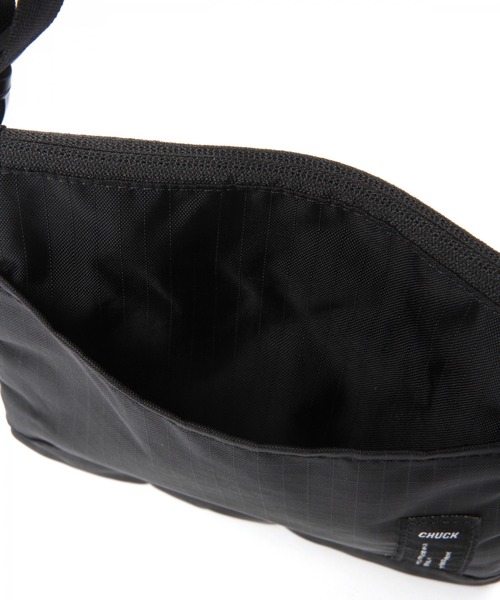 CHUCK(チャック)の「CHUCK/ミニSacoche Bag 2238928(ショルダーバッグ・レディース・ブラック・FREE)」の11枚目の写真