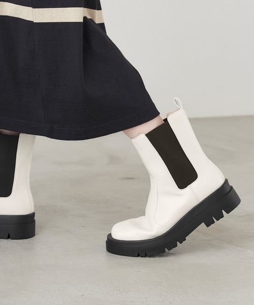 Chaco closet（チャコ クローゼット）の「トラックソール 厚底 サイドゴア チェルシーブーツ（ブーツ・レディース・ブラック/ダークブラウン/アイボリー/アッシュブラウン・S/M/L）」の16枚目の写真