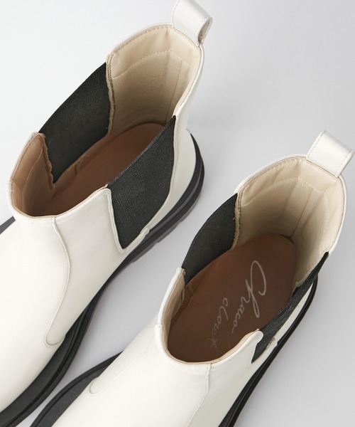Chaco closet（チャコ クローゼット）の「トラックソール 厚底 サイドゴア チェルシーブーツ（ブーツ・レディース・ブラック/ダークブラウン/アイボリー/アッシュブラウン・S/M/L）」の14枚目の写真
