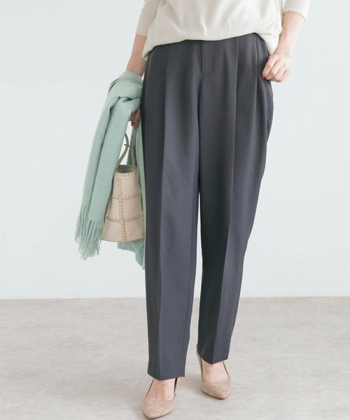 URBAN RESEARCH ROSSO WOMEN（アーバンリサーチ　ロッソ）の「コクーンタックトラウザー（その他パンツ・レディース・チャコールグレー/モカ/レッド・38/36）」の2枚目の写真