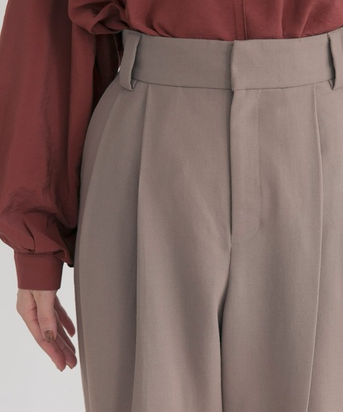 URBAN RESEARCH ROSSO WOMEN（アーバンリサーチ　ロッソ）の「コクーンタックトラウザー（その他パンツ・レディース・チャコールグレー/モカ/レッド・38/36）」の10枚目の写真