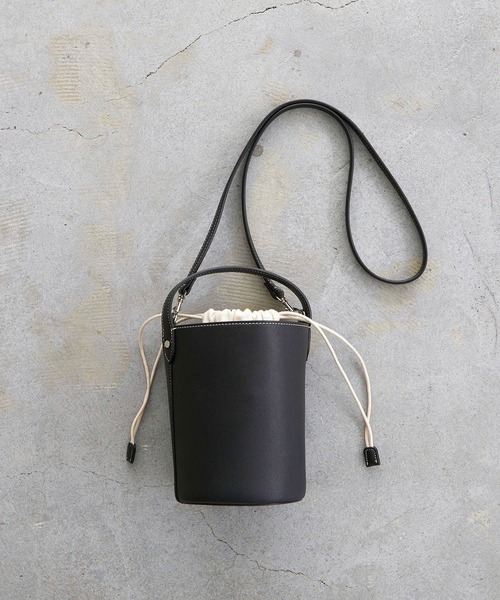 EFOLE（エフォル）の「【EFOLE】 キャンバス巾着付き バケットバッグ（ハンドバッグ・レディース・ブラック/キャメル・FREE）」の8枚目の写真