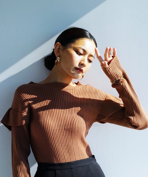 ENNEA(エンネア)の「【2021AW】肩フリルデザイン・抗ピリングモダールヤーン12Gリブニット(ニット/セーター・レディース・ベージュ/レッド/ブルー/キャメル・M)」の12枚目の写真