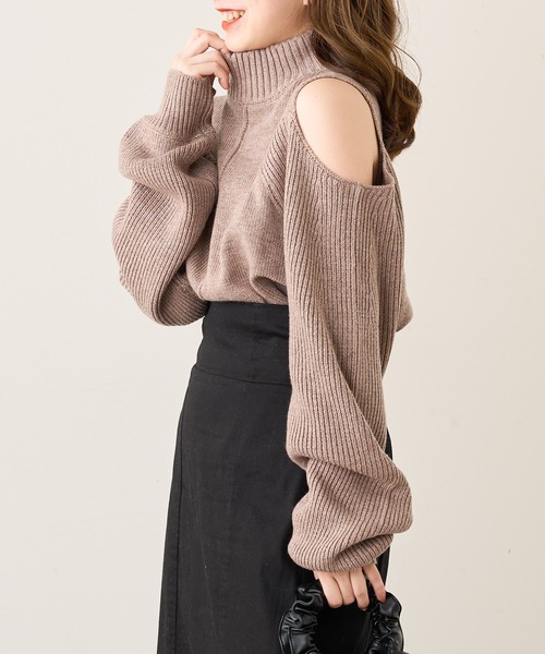 Chico（チコ）の「【新色追加】肩スリットハイネックルーズニット（ニット/セーター・レディース・ブラウン/アイボリー/ブラック/ライトグレー・FREE）」の15枚目の写真