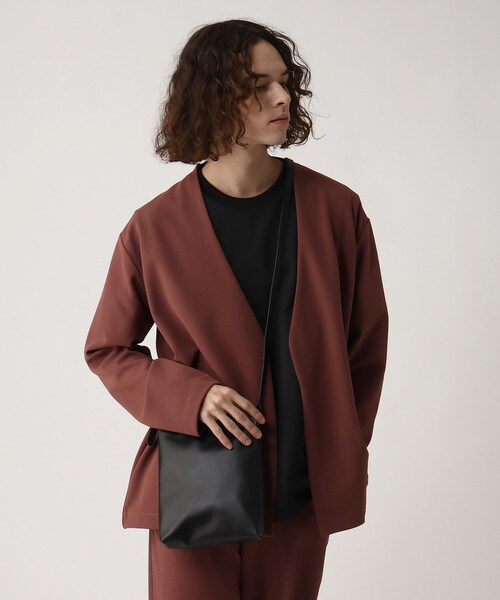 tk.TAKEO KIKUCHI（ティーケータケオキクチ）の「◆【WEB限定】リアルレザーショルダーポーチ（ショルダーバッグ・メンズ・ブラック/ダークブラウン・00）」の3枚目の写真