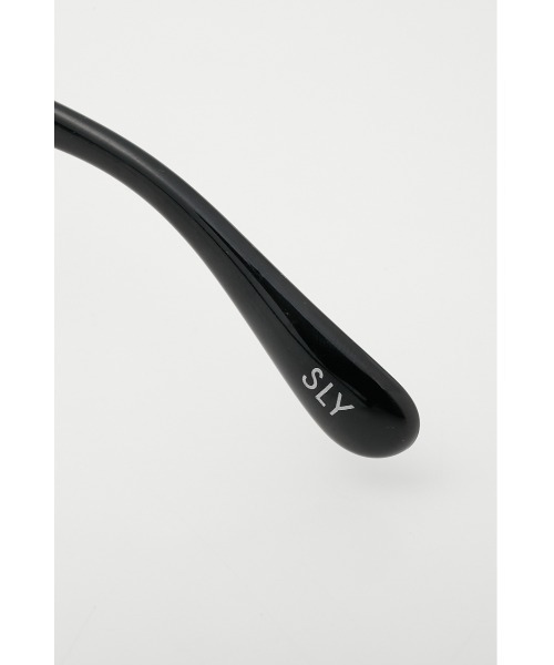 SLY(スライ)の「CLASSIC FRAME GLASSES メガネ(メガネ・レディース・ブラック/マルチ・FREE)」の4枚目の写真