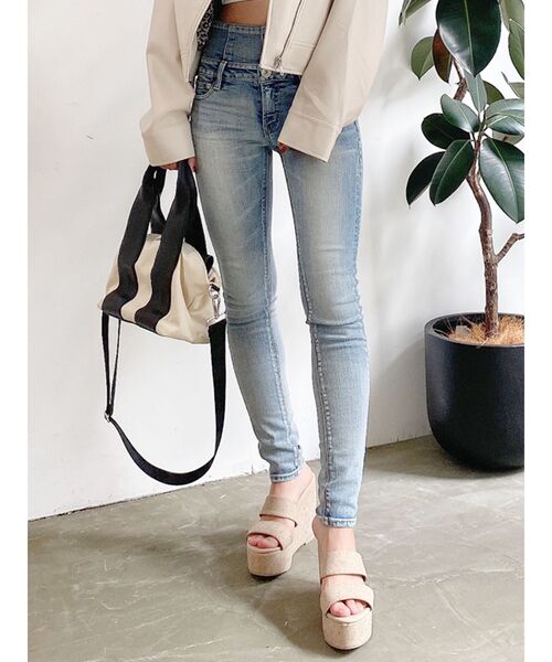 GYDA（ジェイダ）の「ハイウエストウエストクロススキニーデニムパンツ（デニムパンツ・レディース・ライトブルー/オフホワイト/ブルー・SMALL/MEDIUM/X-SMALL）」の10枚目の写真