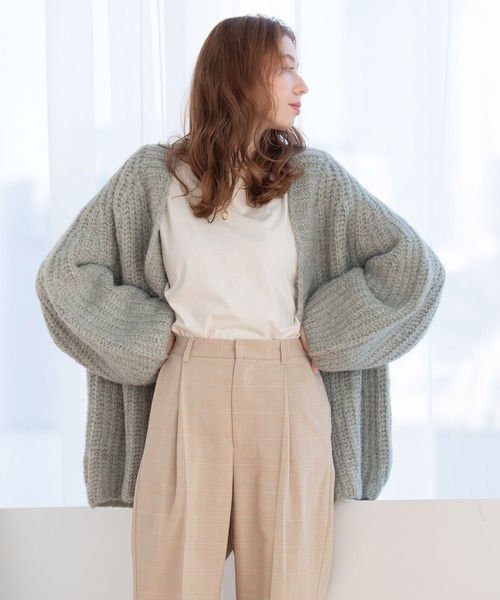 Crisp（クリスプ）の「ボリュームニットカーディガン（カーディガン/ボレロ・レディース・ベージュ/グリーン・FREE）」の5枚目の写真