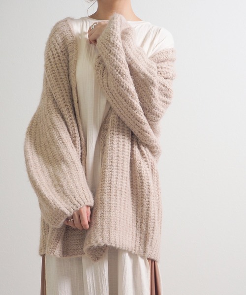 Crisp（クリスプ）の「ボリュームニットカーディガン（カーディガン/ボレロ・レディース・ベージュ/グリーン・FREE）」の13枚目の写真