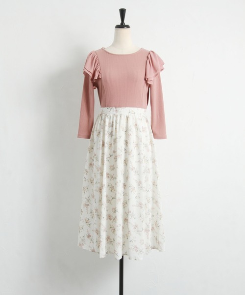 tocco closet（トッコ　クローゼット）の「肩シフォンフリル付きリブカットソー×フラワープリントドッキングワンピース（ワンピース・レディース・ネイビー/ピンク・M）」の12枚目の写真