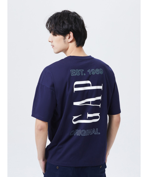 GAP（ギャップ）の「ソフトジャージー Gapロゴtシャツ (ユニセックス)（Tシャツ/カットソー・メンズ・ホワイト/ネイビー/パープル系その他/オレンジ系その他・S/M/L/XL/XS/XXS）」の2枚目の写真