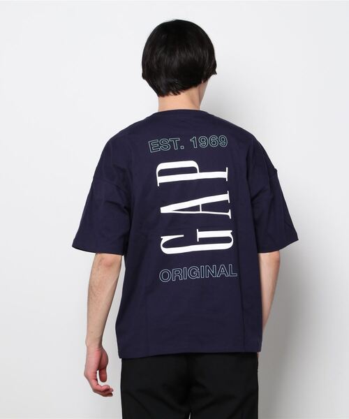 GAP（ギャップ）の「ソフトジャージー Gapロゴtシャツ (ユニセックス)（Tシャツ/カットソー・メンズ・ホワイト/ネイビー/パープル系その他/オレンジ系その他・S/M/L/XL/XS/XXS）」の6枚目の写真