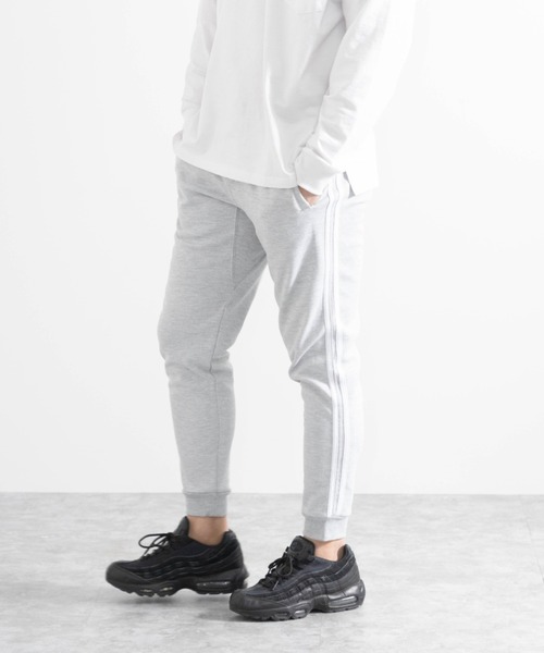 SKKONE(スコーネ)の「T/Cポンチ サイドライン スウェットジョガーパンツ(スウェットパンツ・メンズ・杢グレー/その他1/ブラック・M/L/S/LL)」の3枚目の写真