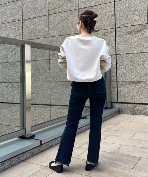 FREE'S MART（フリーズマート）の「ピンタック前後差フレアデニムパンツ（デニムパンツ・レディース・インディゴブルー・マルチサイズ）」の3枚目の写真