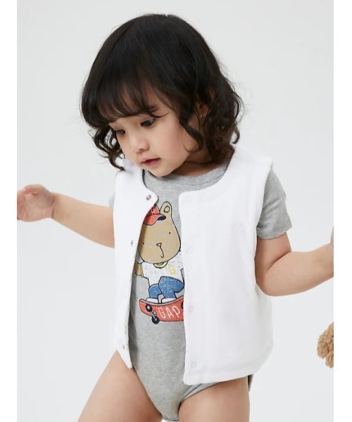 GAP(ギャップ)の「ブラナンベア オーガニックコットン ベスト (ベビー)(ベスト・キッズ・ホワイト・3-6M/0-3M/12-18M/6-12M/18-24M)」の5枚目の写真