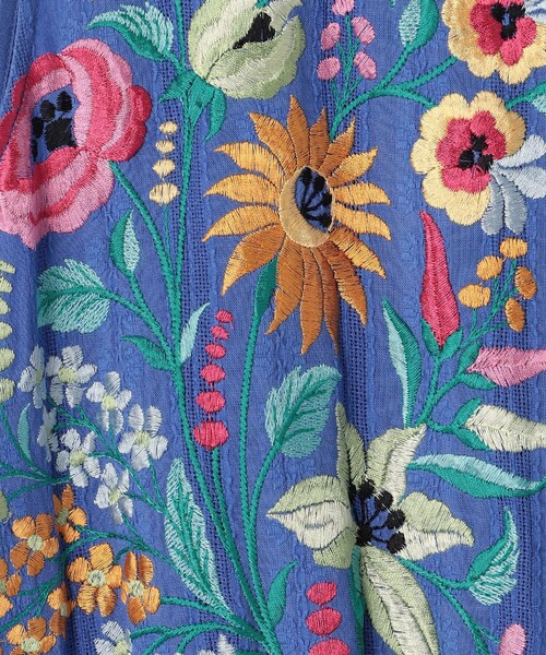 GRACE CONTINENTAL(グレースコンチネンタル)の「ドビー刺繍ロングワンピース(ワンピース・レディース・ブラック/ブルー/ホワイト・36)」の7枚目の写真