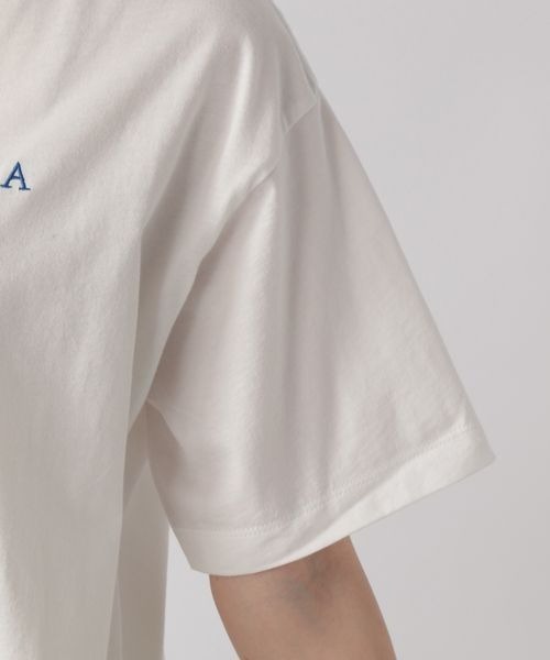 LOWRYS FARM（ローリーズファーム）の「シシュウロゴTシャツ 275246（Tシャツ/カットソー・レディース・ホワイト/ホワイト系その他/ブラック/ブルー・FREE）」の5枚目の写真