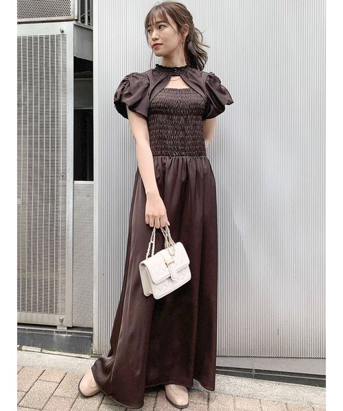 dazzlin(ダズリン)の「2WAYデコルテオープンギャザーワンピース(ワンピース・レディース・オフホワイト/ブラック/パープル/ブラウン・FREE)」の3枚目の写真