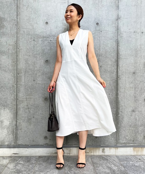 Luftrobe（ルフトローブ）の「《Luftrobe》バイカラーVネックワンピース（ワンピース・レディース・オフホワイト・9号）」の4枚目の写真